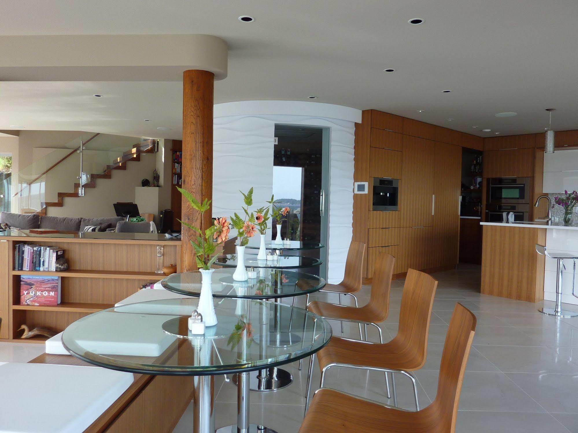 Pointhouse Suites On Sargeant Bay Halfmoon Bay Exteriér fotografie